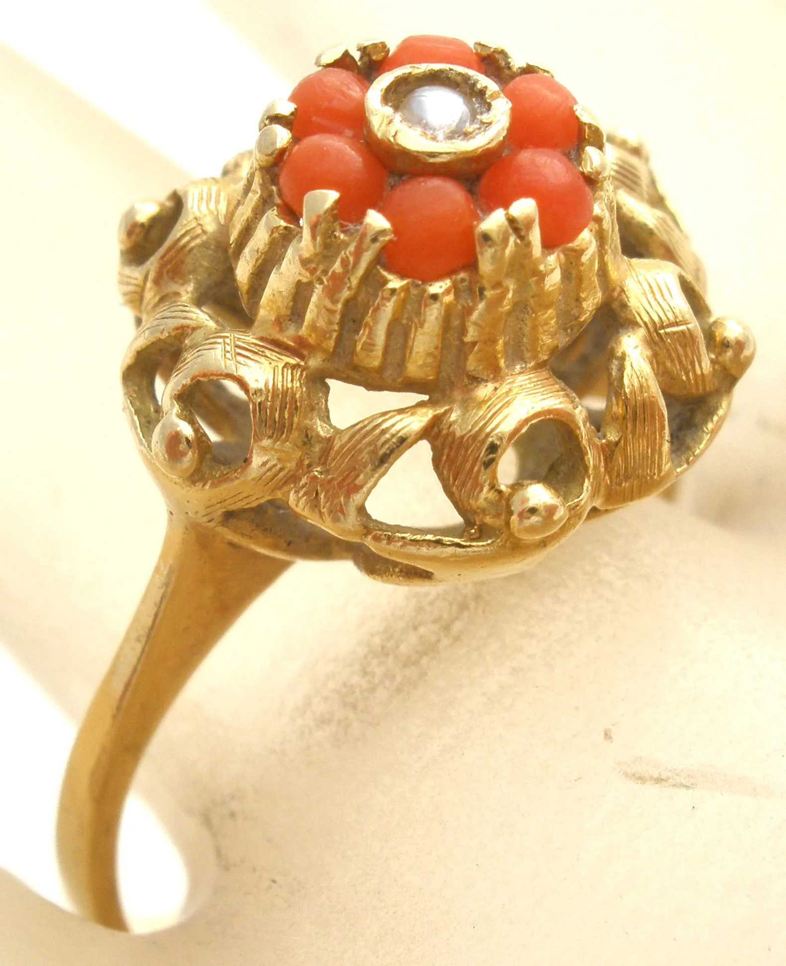 18K Yellow Gold Tulip Ring Size 6 Vintage